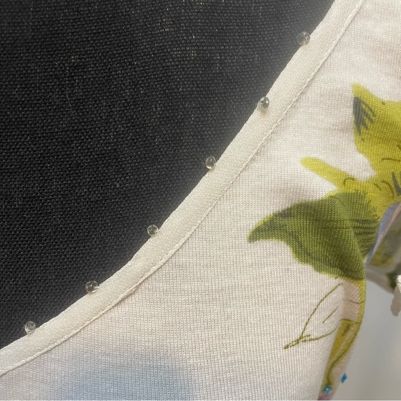 Forbidden Elegant Floral V-Neck Blouse. Beaded. Size XL. - Picture 3 of 12